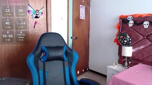 Snapshot of victoria_adams07 chatting on October 30, 8:20 pm victoria adams07 online show from October 30, 8:20 pm