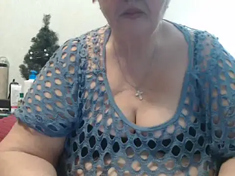 DeniseeRosea online show from March 4, 8:27 pm