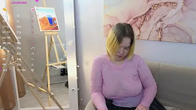 Snapshot of Manic_pixie_ chatting on February 9, 2:18 pm Manic pixie online show from February 9, 2:18 pm