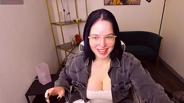 Snapshot of Manic_pixie_ chatting on October 22, 11:21 am Manic pixie online show from October 22, 11:21 am