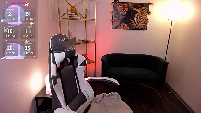 Snapshot of Manic_pixie_ chatting on October 29, 3:58 pm Manic pixie online show from October 29, 3:58 pm