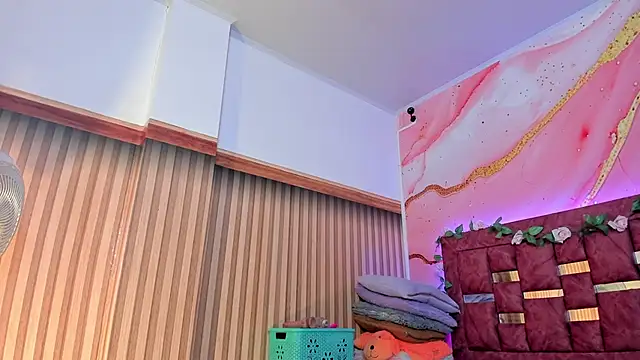 scarlett  evans  online show from March 3, 6:12 pm