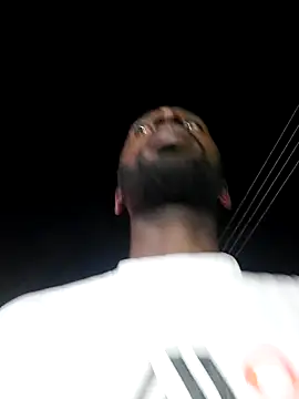 Snapshot of onewinnertee chatting on November 13, 10:19 pm onewinnertee online show from November 13, 10:19 pm