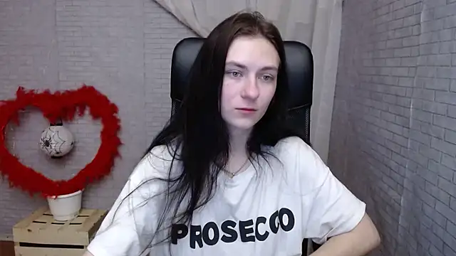 AmandaJi  online show from March 6, 7:36 am