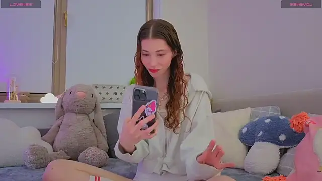 Snapshot of HappyVivy chatting on October 6, 8:17 pm HappyVivy online show from October 6, 8:17 pm