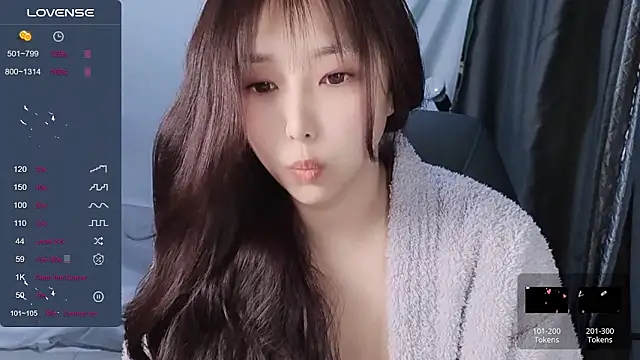 Snapshot of tunestar chatting on January 29, 1:37 am tunestar online show from January 29, 1:37 am