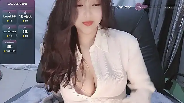 Snapshot of tunestar chatting on February 17, 10:07 am tunestar online show from February 17, 10:07 am