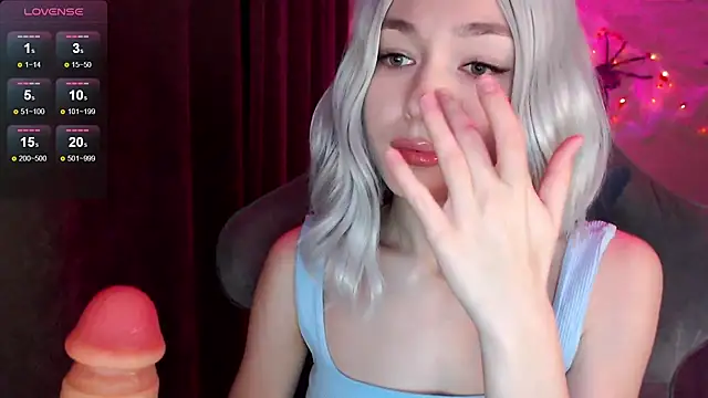 Snapshot of Ohmy_Nora_ chatting on November 15, 9:43 pm Ohmy Nora online show from November 15, 9:43 pm