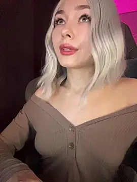 Snapshot of Ohmy_Nora_ chatting on November 21, 12:10 am Ohmy Nora online show from November 21, 12:10 am