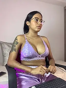 Snapshot of genesissara chatting on February 23, 3:08 pm genesissara online show from February 23, 3:08 pm