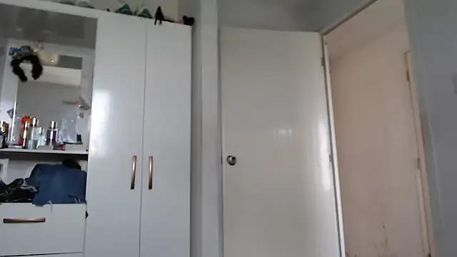 alibellsex online show from February 7, 6:45 pm