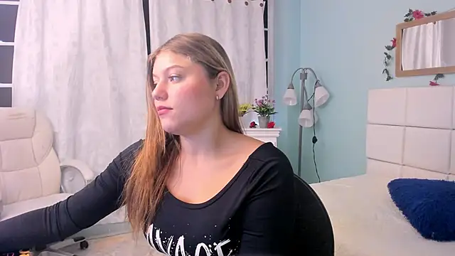 alaia greyy online show from February 21, 2:06 pm