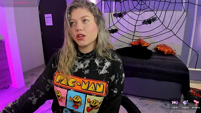 alaia greyy online show from October 17, 12:52 pm