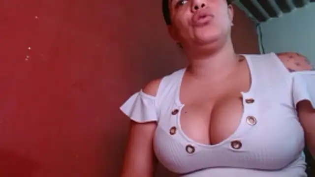 Snapshot of Tammyymilf chatting on November 7, 5:24 pm Tammyymilf online show from November 7, 5:24 pm