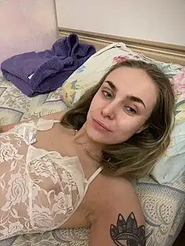 Snapshot of White_Lu chatting on January 23, 10:22 pm White Lu online show from January 23, 10:22 pm