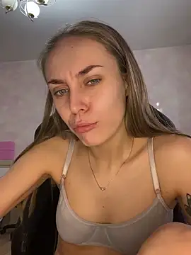 Snapshot of White_Lu chatting on February 15, 2:26 am White Lu online show from February 15, 2:26 am