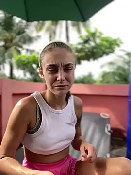 Snapshot of White_Lu chatting on September 28, 2:06 am White Lu online show from September 28, 2:06 am