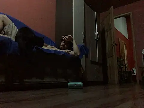 Nooneisthis online show from February 8, 5:18 am