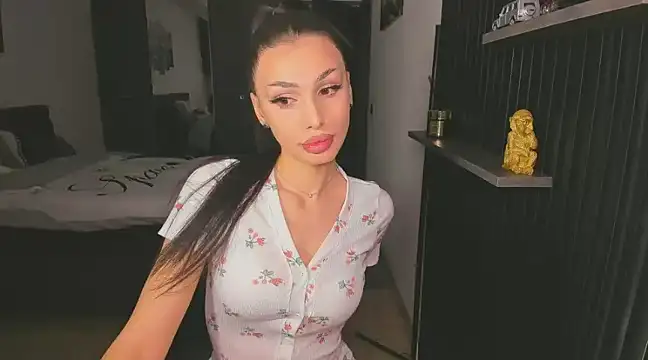 HelenShawn online show from February 6, 8:45 pm