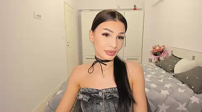 HelenShawn online show from February 25, 6:42 pm