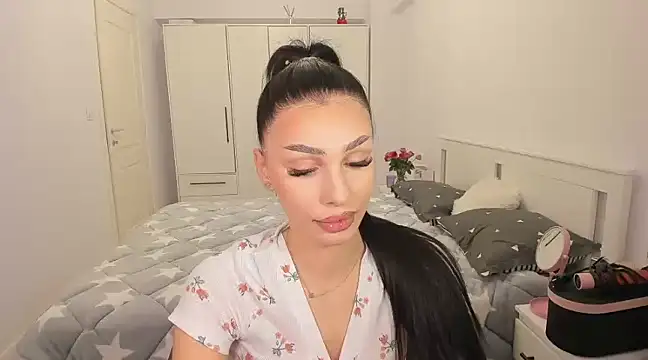 HelenShawn online show from March 3, 9:37 pm