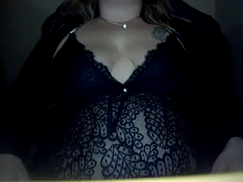 Snapshot of topina8 chatting on January 26, 9:07 pm topina8 online show from January 26, 9:07 pm