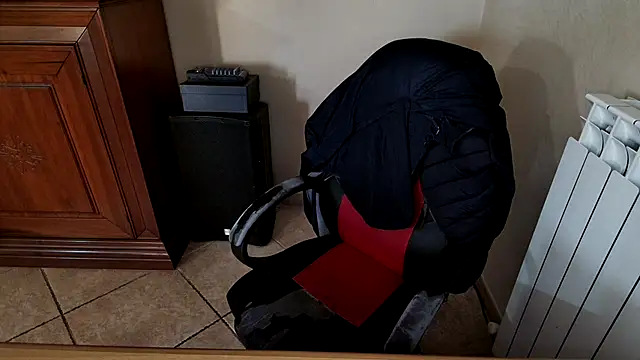 Snapshot of topina8 chatting on March 17, 4:01 pm topina8 online show from March 17, 4:01 pm