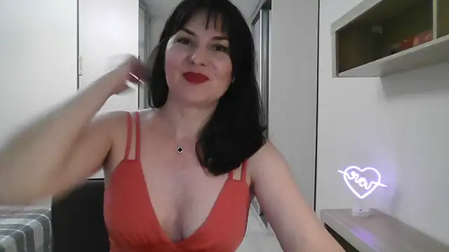 Victoria Glam online show from February 11, 7:05 pm