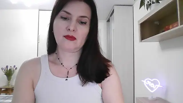 Victoria Glam online show from March 9, 6:00 pm