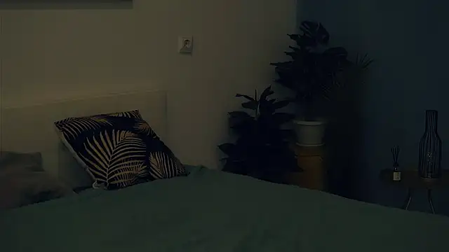 VeronaCritchlow online show from February 8, 10:18 am