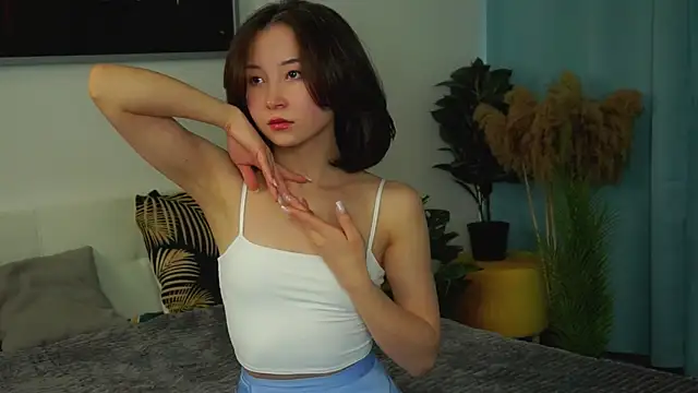 VeronaCritchlow online show from March 11, 7:48 am