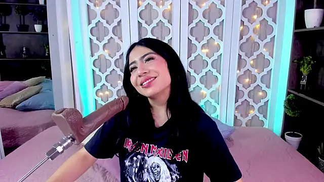 aniie west online show from February 7, 1:01 pm