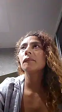 Zoedaniels online show from March 11, 5:05 am