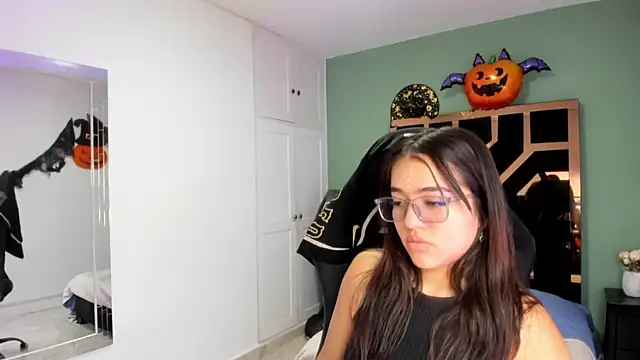 Billie Jhonson  online show from October 21, 7:03 pm