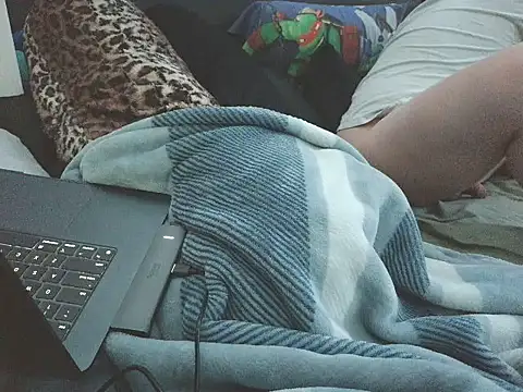 Snapshot of JuiicyASIAN chatting on November 21, 10:14 am JuiicyASIAN online show from November 21, 10:14 am