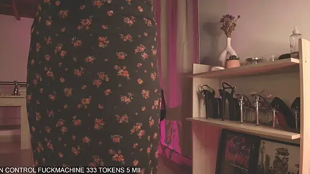 Snapshot of Mara_Santoro chatting on March 22, 12:49 am Mara Santoro online show from March 22, 12:49 am