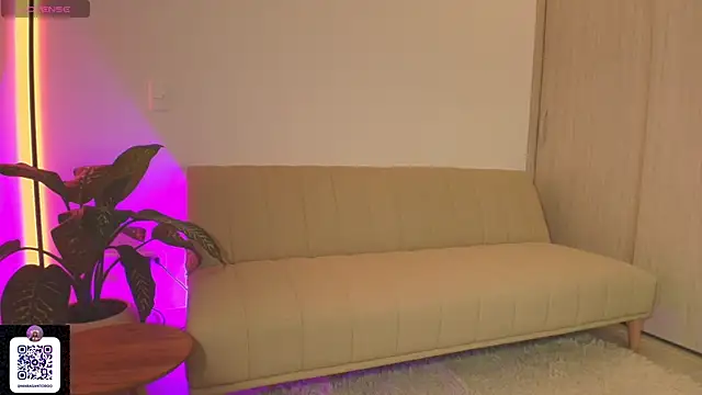 Snapshot of Mara_Santoro chatting on November 7, 12:10 am Mara Santoro online show from November 7, 12:10 am