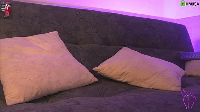 Ximena  1 online show from November 15, 3:04 am