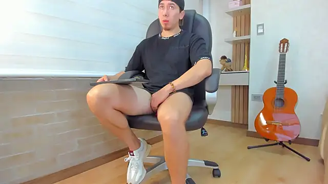 Tombarden online show from November 24, 7:13 pm