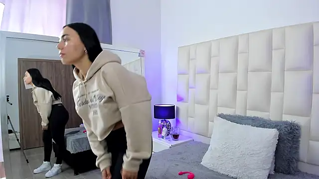 Ariana rouse online show from October 2, 5:20 pm