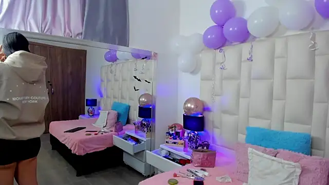 Ariana rouse online show from November 6, 4:41 pm