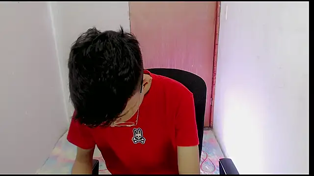 Snapshot of Alexxx_lov chatting on February 14, 12:14 pm Alexxx lov online show from February 14, 12:14 pm