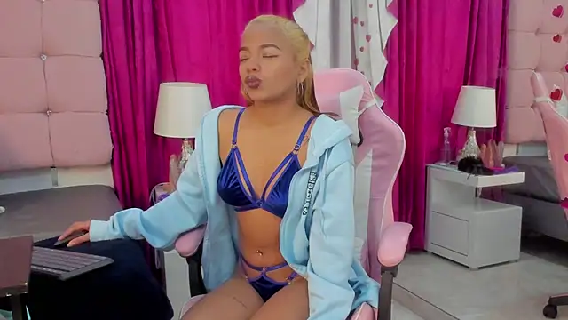 CanelaDevil  online show from February 15, 12:33 pm