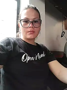 Vale Saenzz online show from March 3, 1:21 am