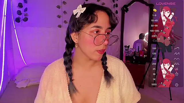 Snapshot of Ludovica6669 chatting on February 19, 7:16 pm Ludovica6669 online show from February 19, 7:16 pm