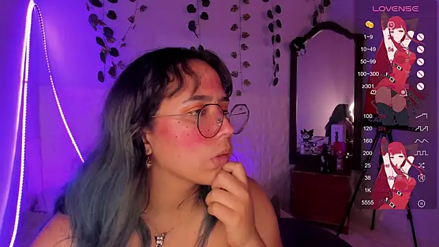 Snapshot of Ludovica6669 chatting on February 24, 7:19 pm Ludovica6669 online show from February 24, 7:19 pm