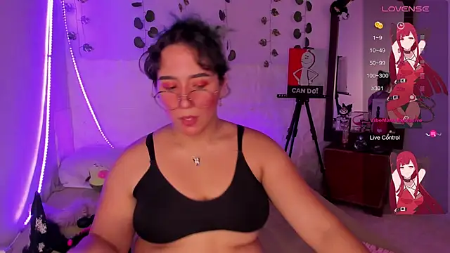 Snapshot of Ludovica6669 chatting on February 26, 6:32 pm Ludovica6669 online show from February 26, 6:32 pm