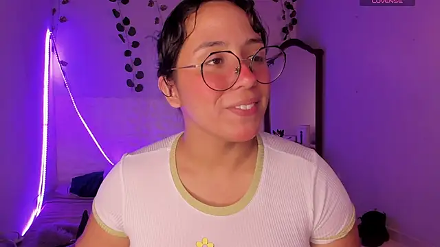 Snapshot of Ludovica6669 chatting on March 6, 2:30 am Ludovica6669 online show from March 6, 2:30 am