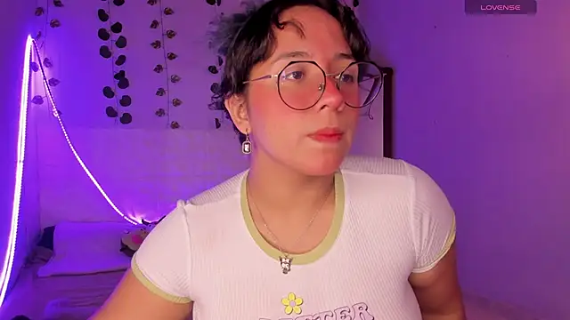 Snapshot of Ludovica6669 chatting on March 6, 10:26 pm Ludovica6669 online show from March 6, 10:26 pm