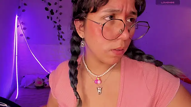 Snapshot of Ludovica6669 chatting on March 8, 12:55 am Ludovica6669 online show from March 8, 12:55 am